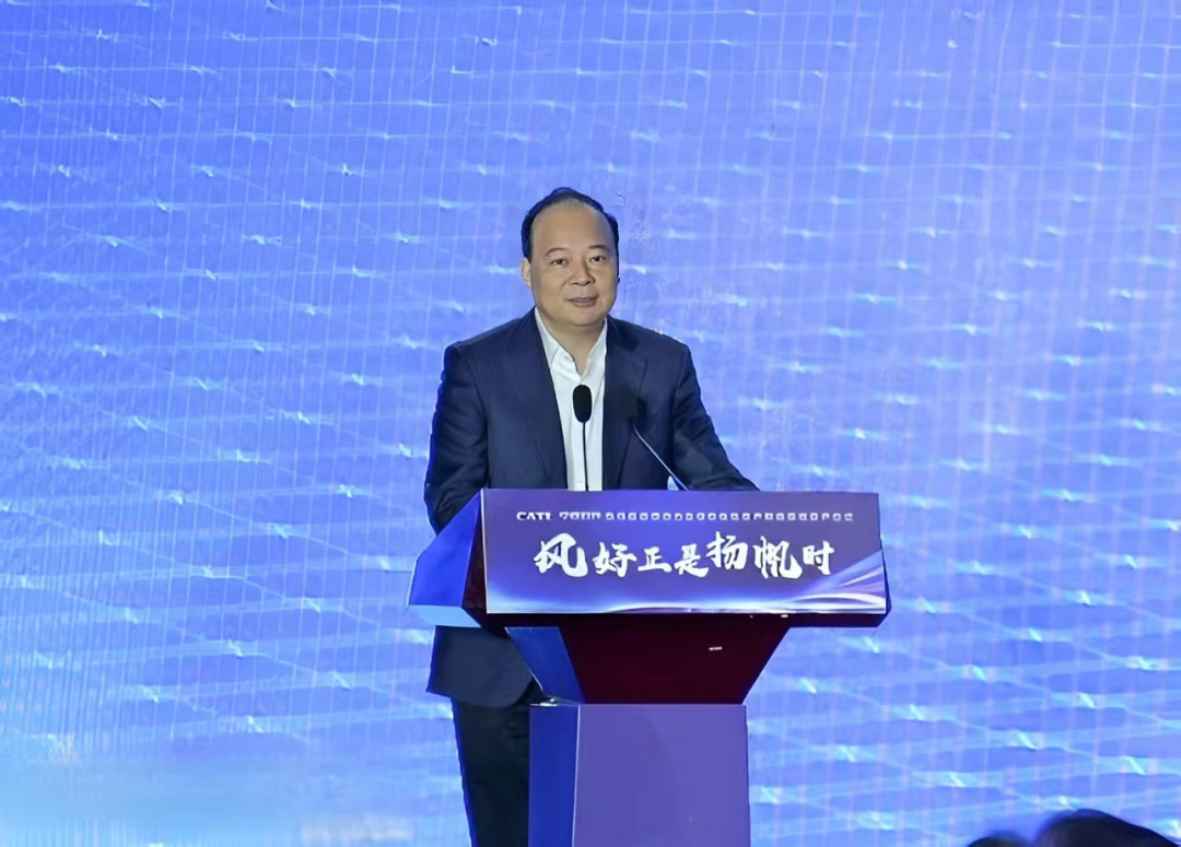 02-配文插图-DB视讯董事长、总经理曾毓群发表致辞.png